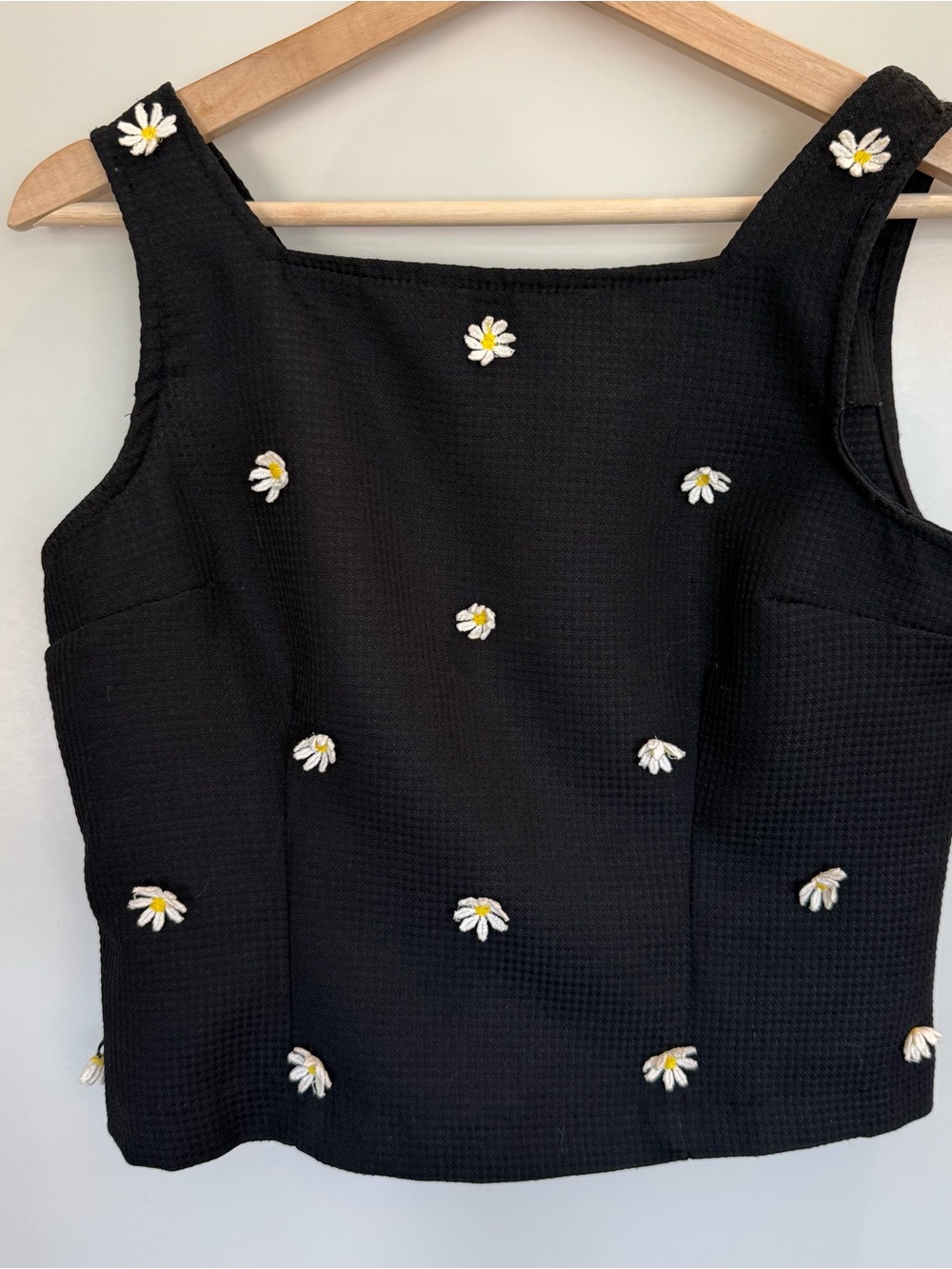 Vintage 90sSize 7/8 Black Daisy Embroidered Sleeveless Top Retro Indie BohoChic